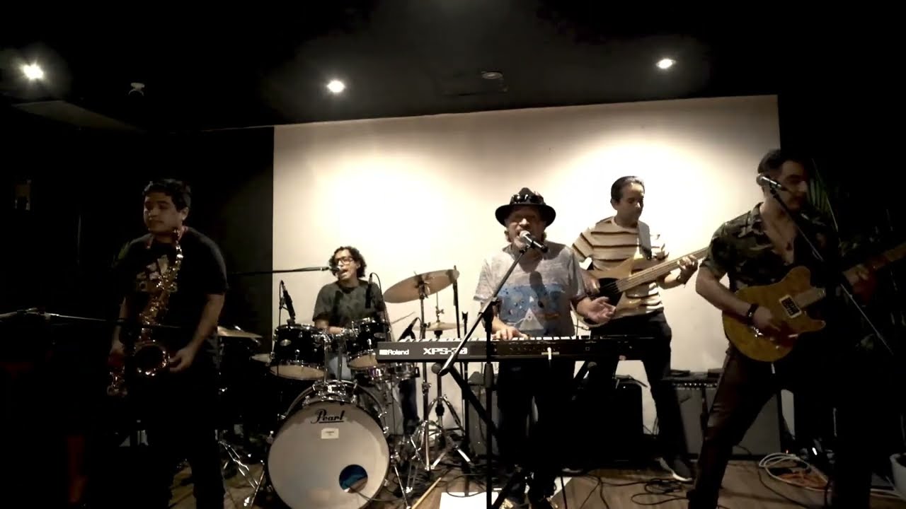 Turmanye - La Dama De Las Camelias (EN VIVO EN SOTANO 25 DE LINCE)