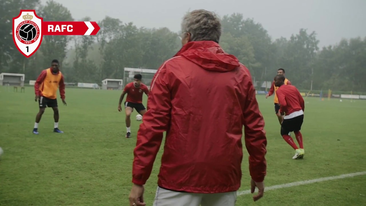 Coach Bölöni over Cristiano Ronaldo I Behind the scenes