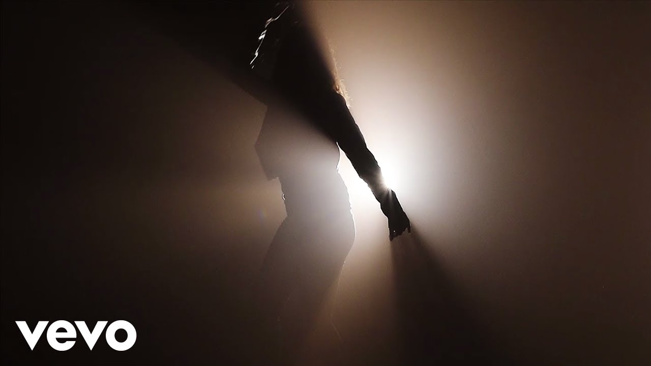 Maena - Qu&iacute;mica (Official Video)