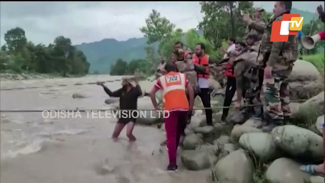 Watch : Army rescues four youth trapped in Jammu & Kashmir&rsquo;s Poonch river flash flood