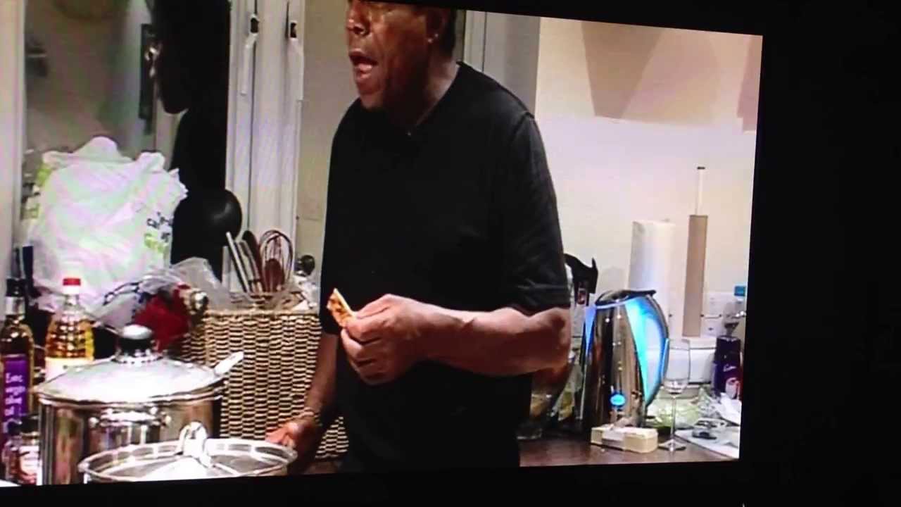 Michael Jacksons Mother, Katherine jackson, Matt Fiddes, having dinner with Tito Jackson