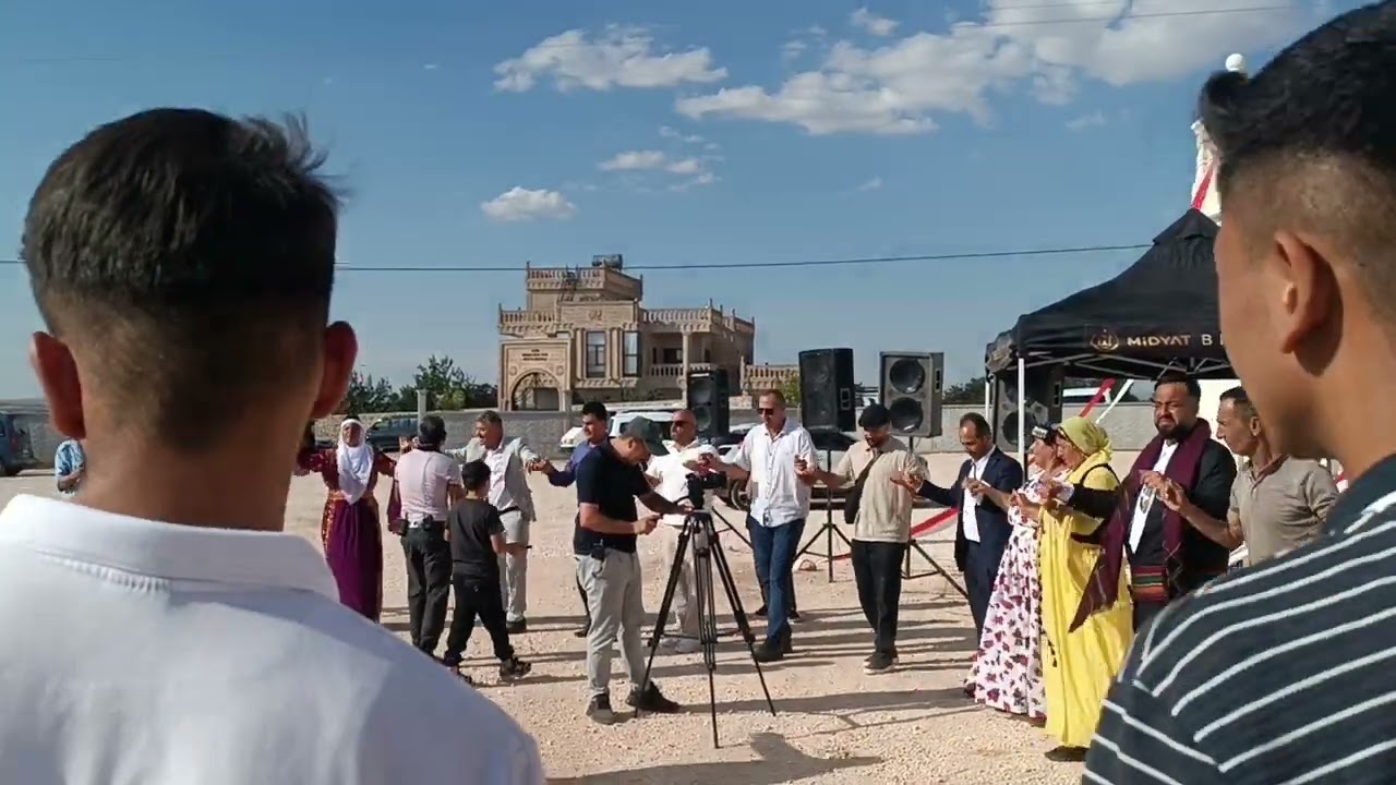Midyat taka köyü ceşna taka biroz kutlamasi (Hozan Vedat) kemençe çalıyor 05350753668