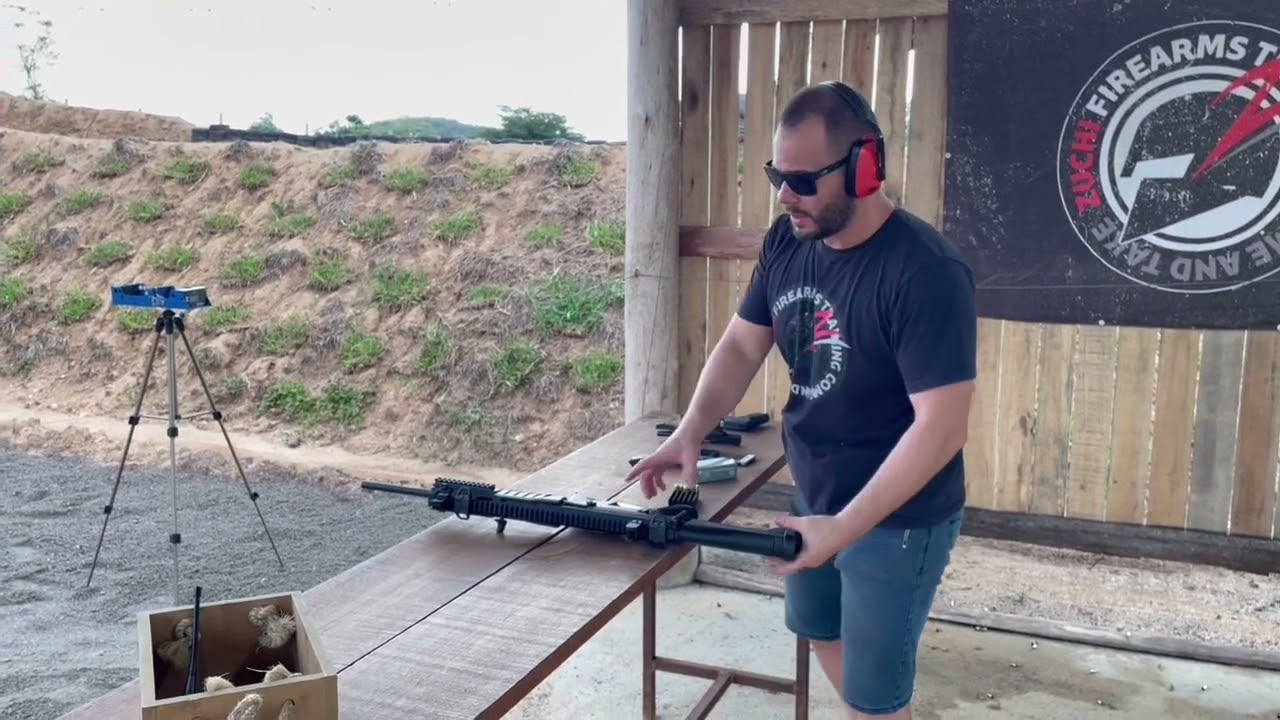 Será que um cano de 16 polegadas acelara muito mais o projétil em relação uma pistola?