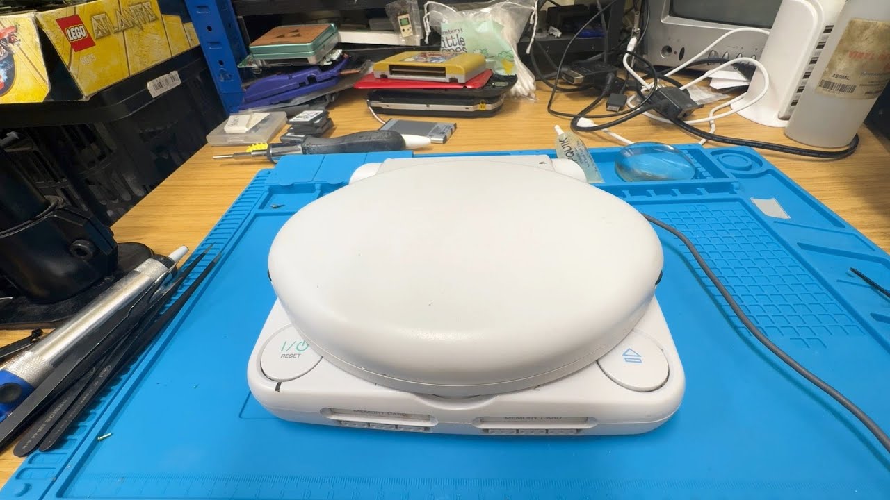 Sony Playstation PsOne With BigBen LCD Screen - No Display and Loose Hinge - Can We Fix It?