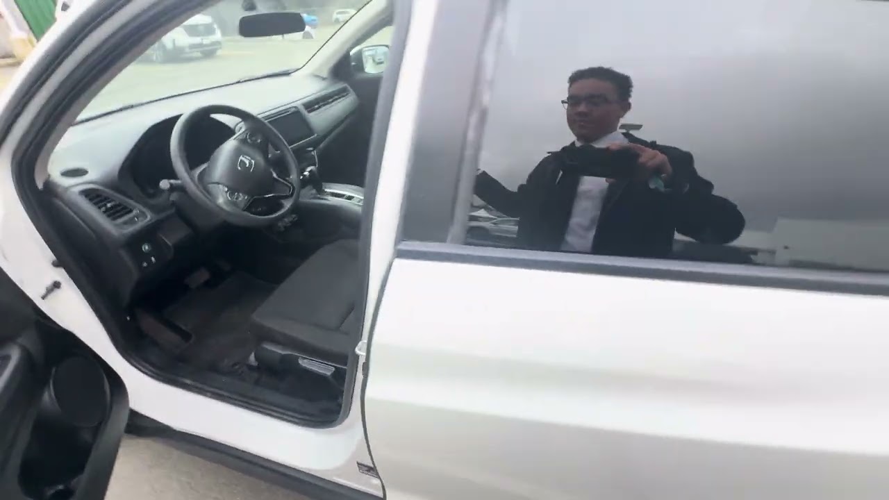 2016 HR-V LX AWD walk around video for Lorcris and RJ