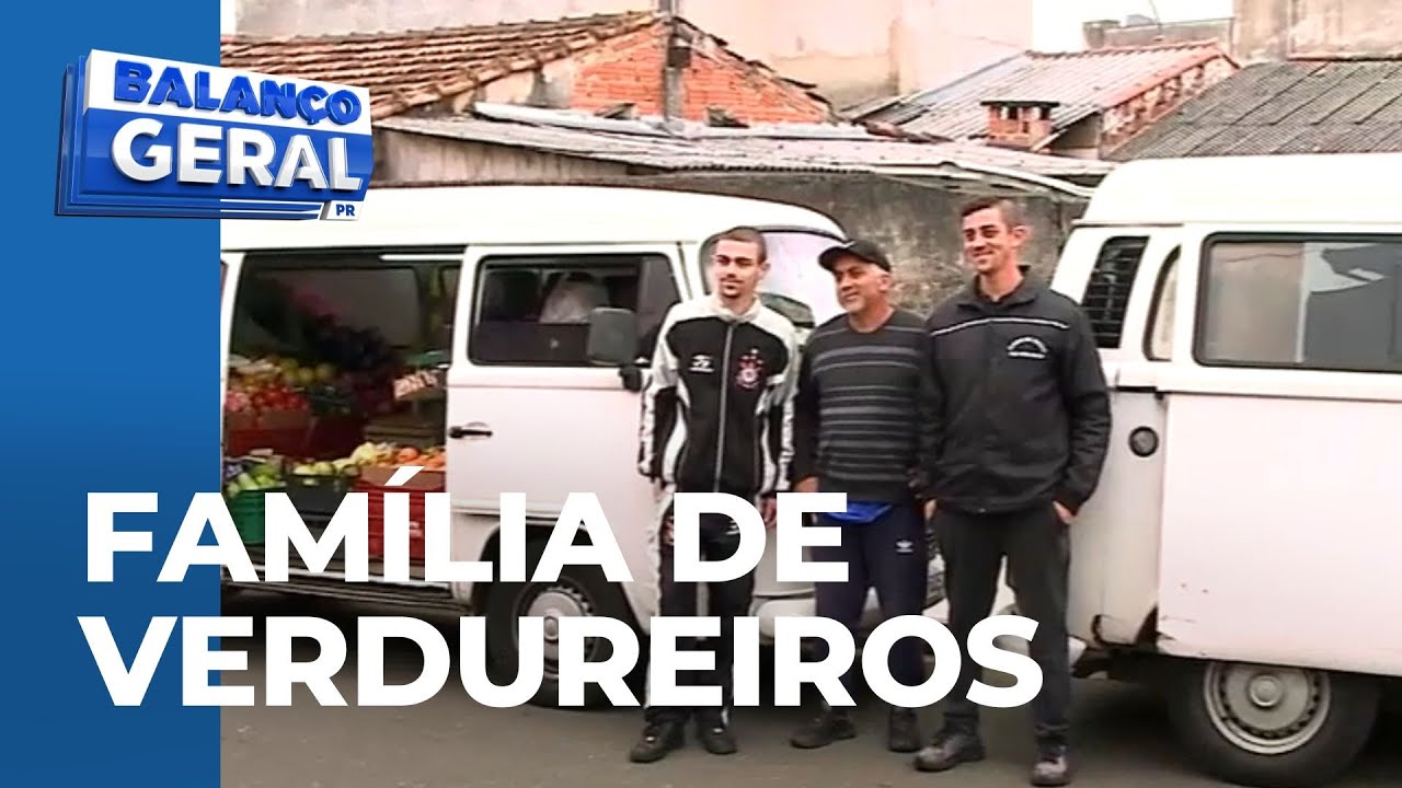 Família de verdureiros usa kombi para vender produtos fresquinhos há quase 50 anos