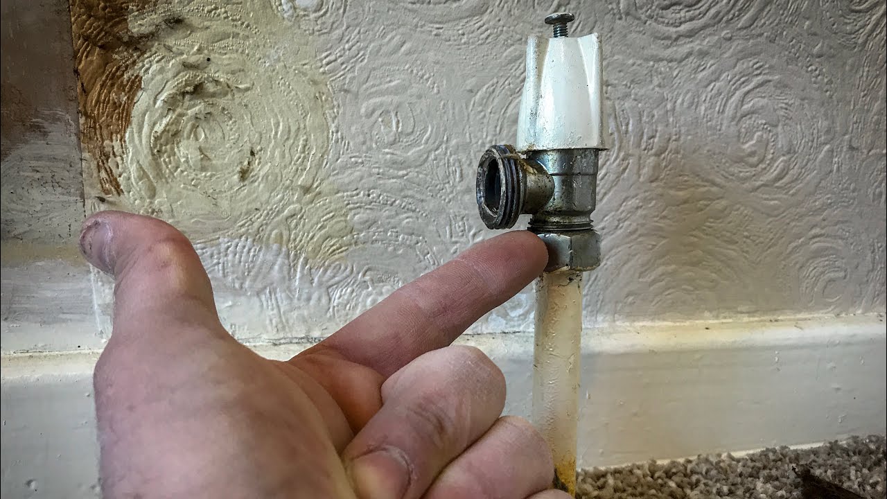 How to repair a radiator valve