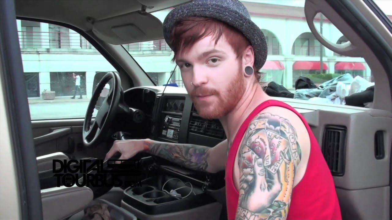 Memphis May Fire / Matty Mullins - BUS INVADERS Ep. 200