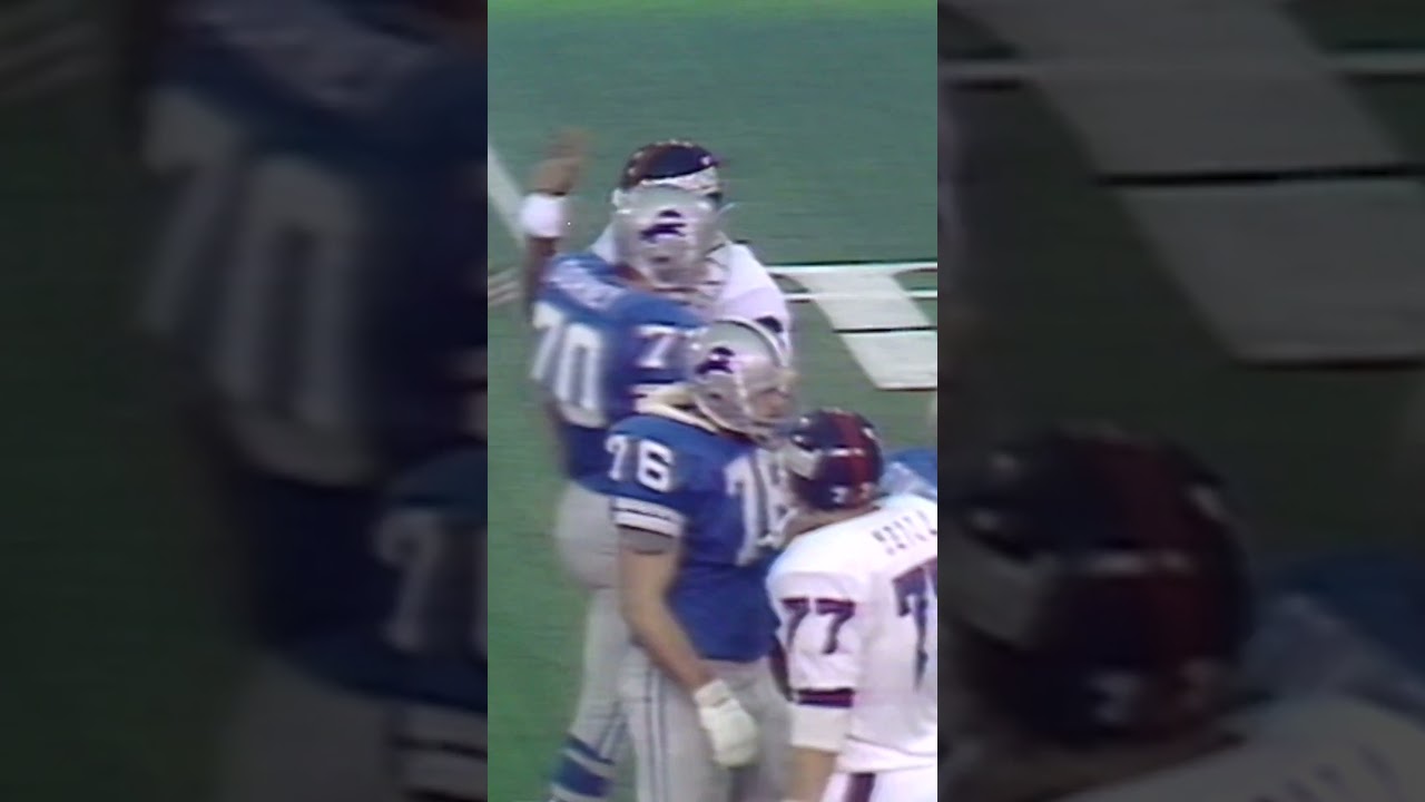 A legendary Thanksgiving throwback #lawrencetaylor #throwback #nfl #shorts #nflarchive #archive