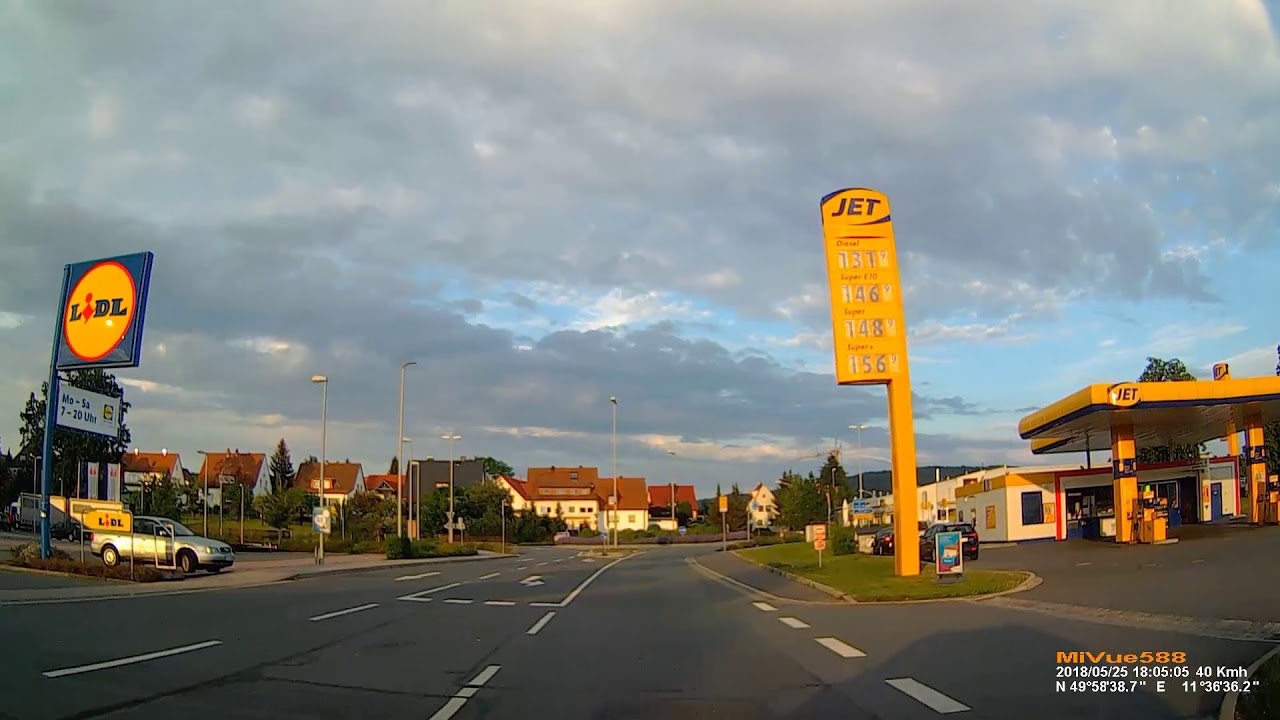 D: Gemeinde Bindlach. Landkreis Bayreuth. Rundfahrt durch den Ort. Mai 2018