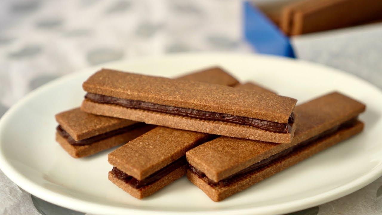 Gluten-free Chocolate Cream Sandwich Cookies made with rice flour 米粉で作ったグルテンフリーのチョコクリームサンドクッキー