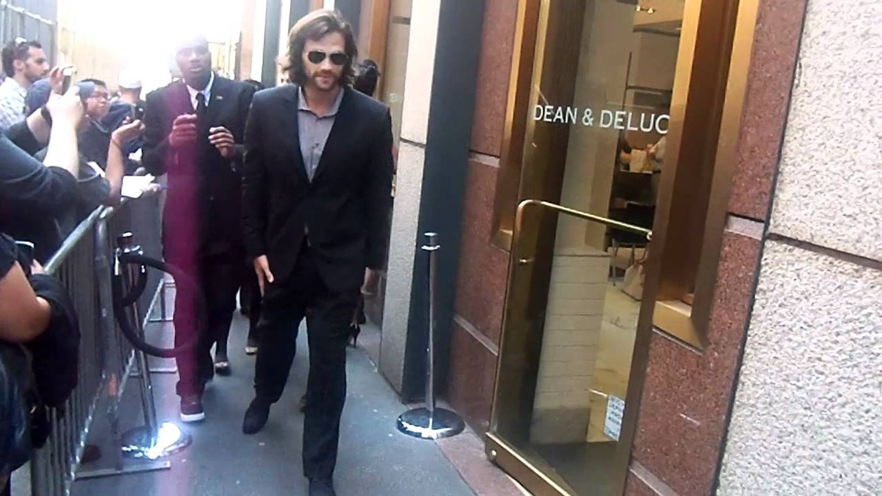 ian somerhalder  tells fan he love her back at CW Upfront