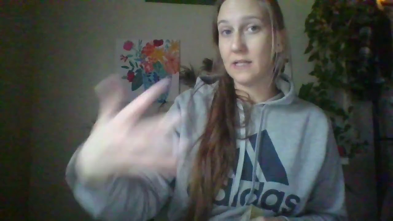 Кто-то важный случайно наткнулся на информацию о вас и собирается вам всё рассказать! #таро