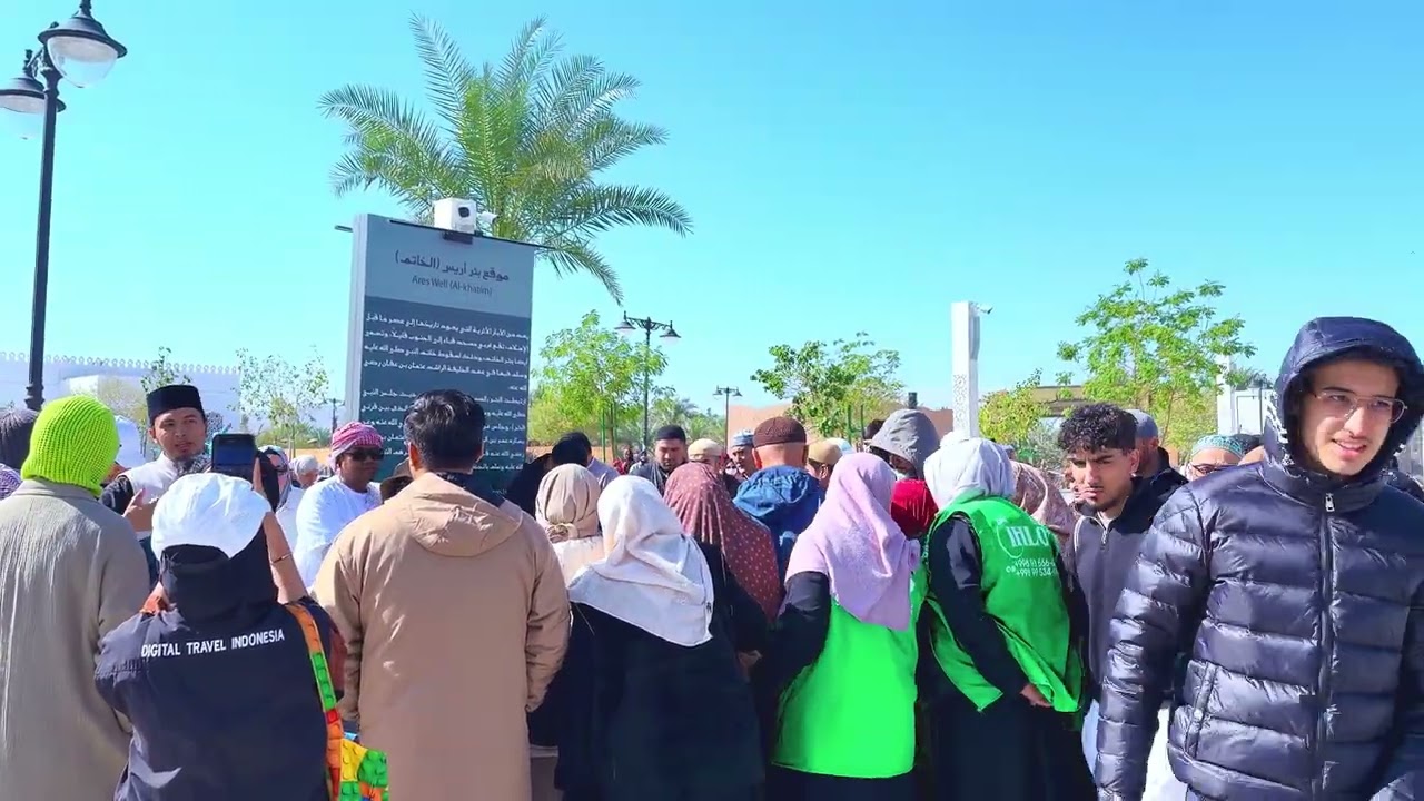 التقيت بمتابعيني من إسبانيا 🇪🇸 في مسجد قباء وصورنا لكم إطلالات من ساحات المسجد الخارجية