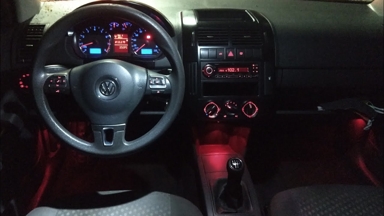 Ambient light no VW Polo - Luz nos pés e no console