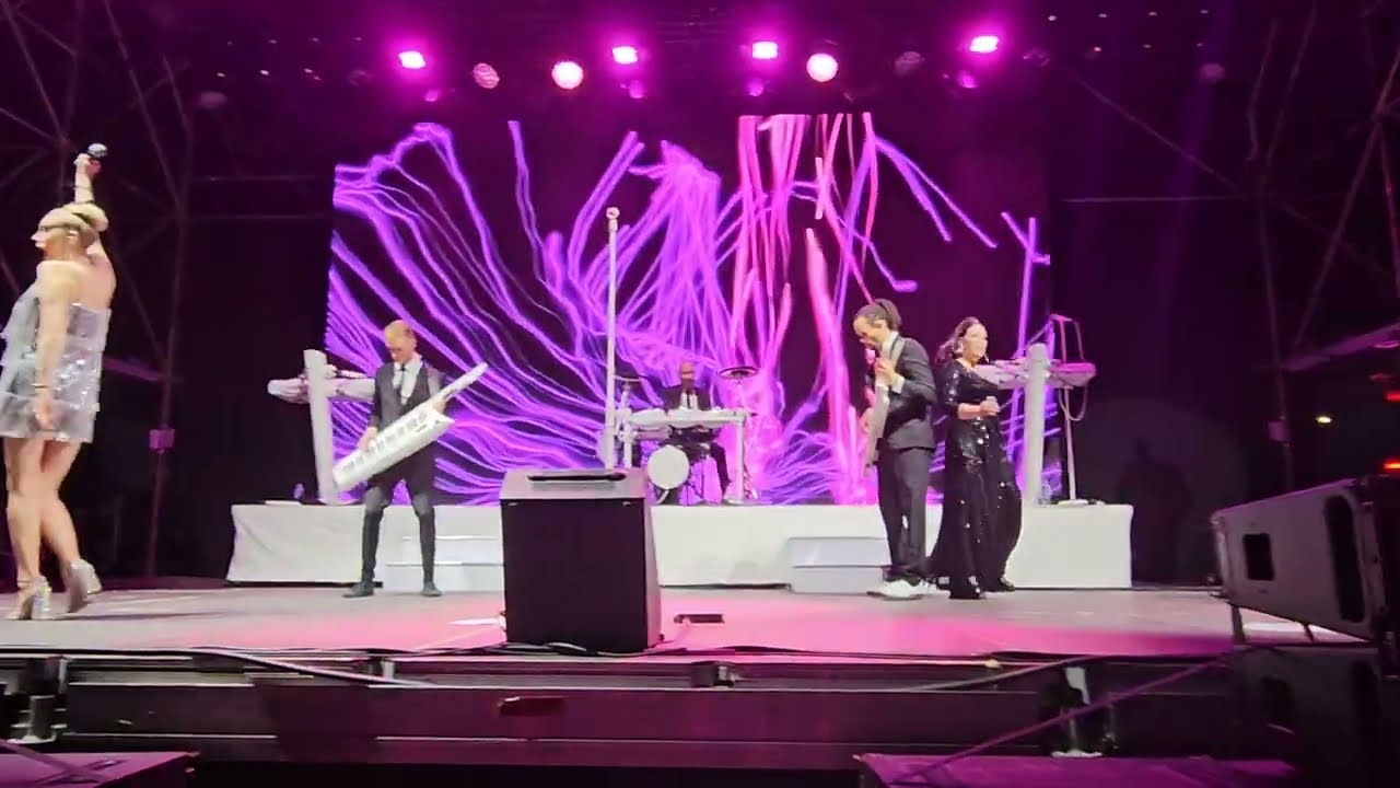 Human League - Don't You Want Me - Hutt Sounds, New Zealand March 2024