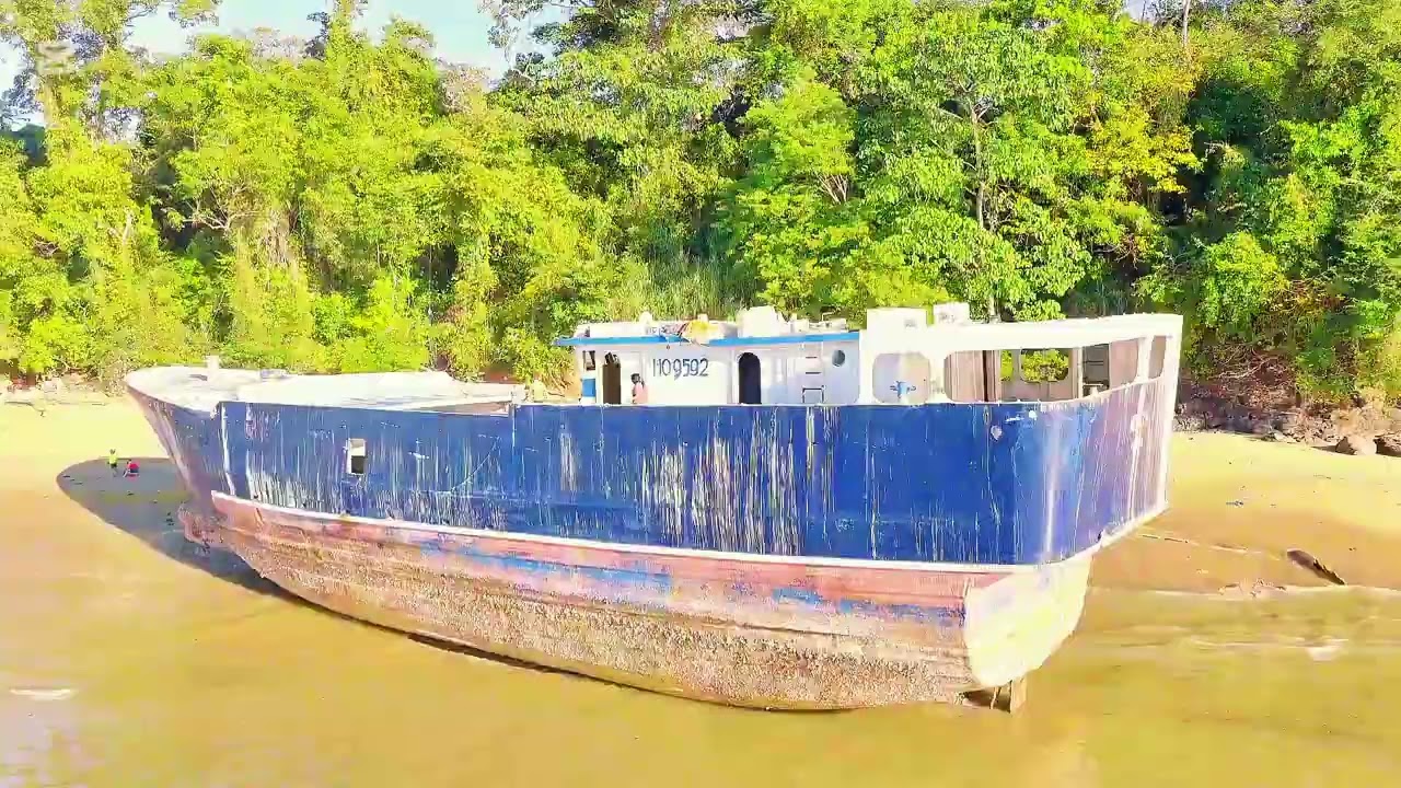 &iquest;Qu&eacute; pas&oacute; con este barco varado en la playa de vacamonte? 🤔