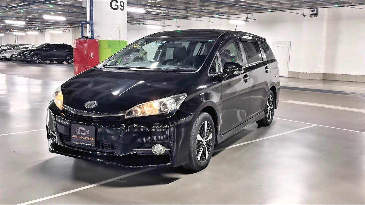 Семейный 7-ми местный Японский автомобиль Toyota Wish  в максимальной комплектации