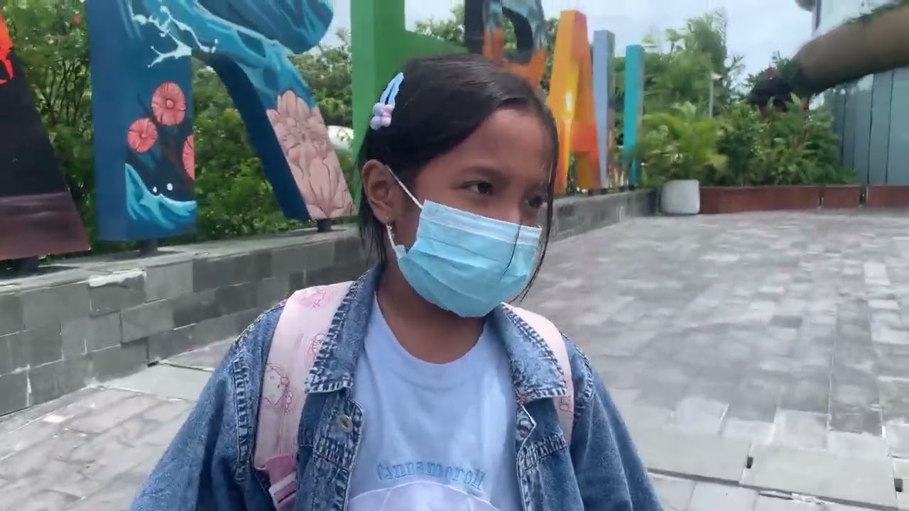 Jalan jalan ke icon mall sanur menggunakan teman bus hemat ongkos