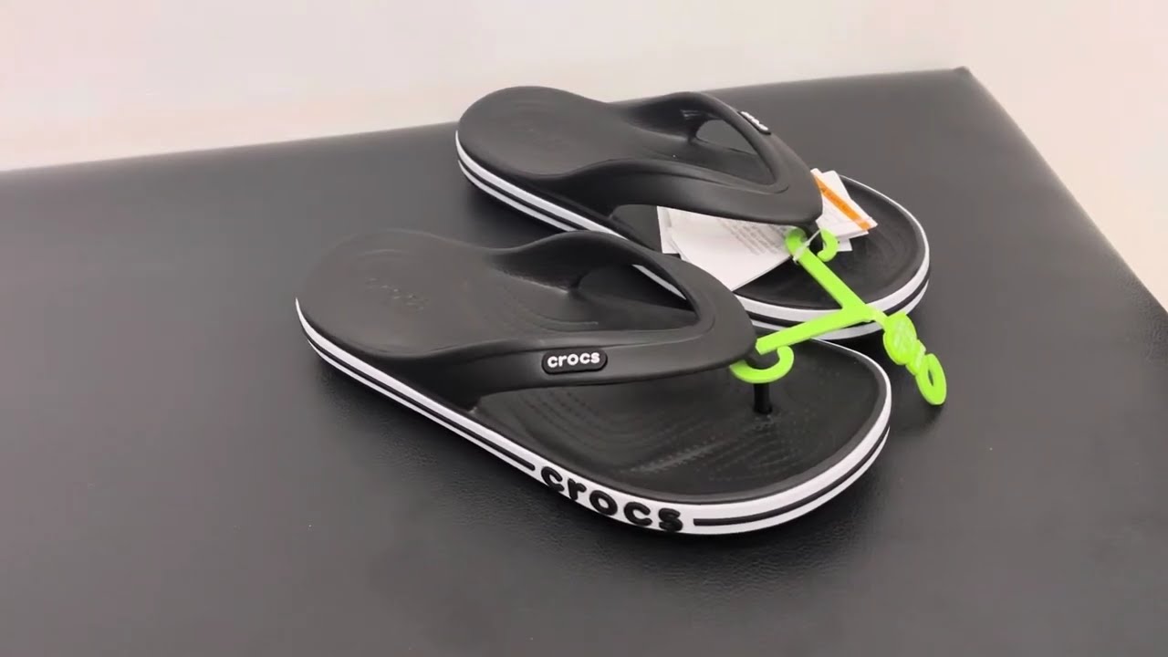 Dép Crocs Bayaband Flip màu đen bắt mắt êm ái