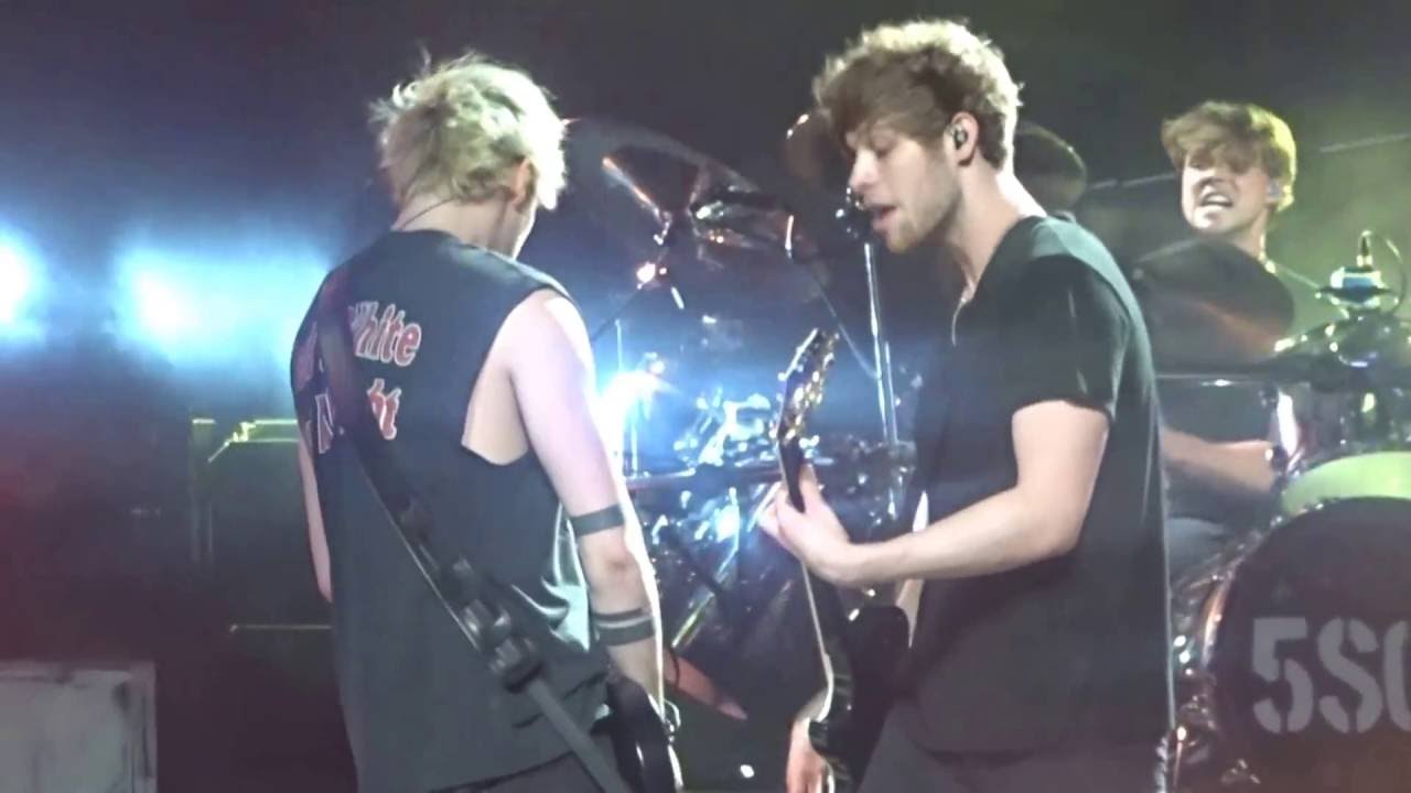 Money - 5 Seconds of Summer - Nashville TN - 7/23/16