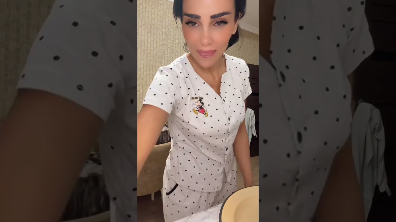 Nərmin Xanım Ləzzətli Yemək Biṣirdi🥘