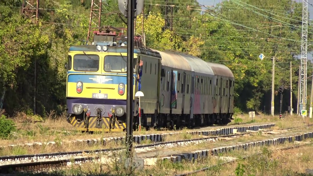 КПВ 50233 (София - Дупница) пристига и заминава от гара Захарна фабрика