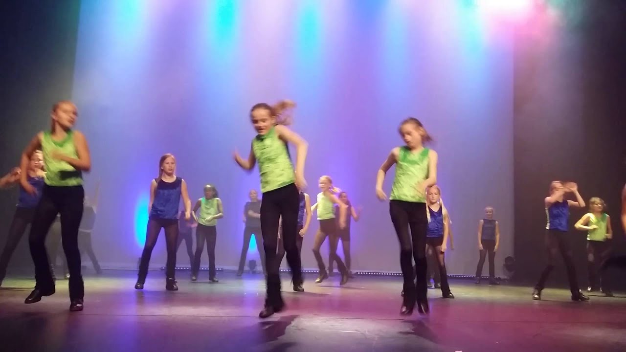 Moving Stars - Einde Seizoen Optreden - Manon 3