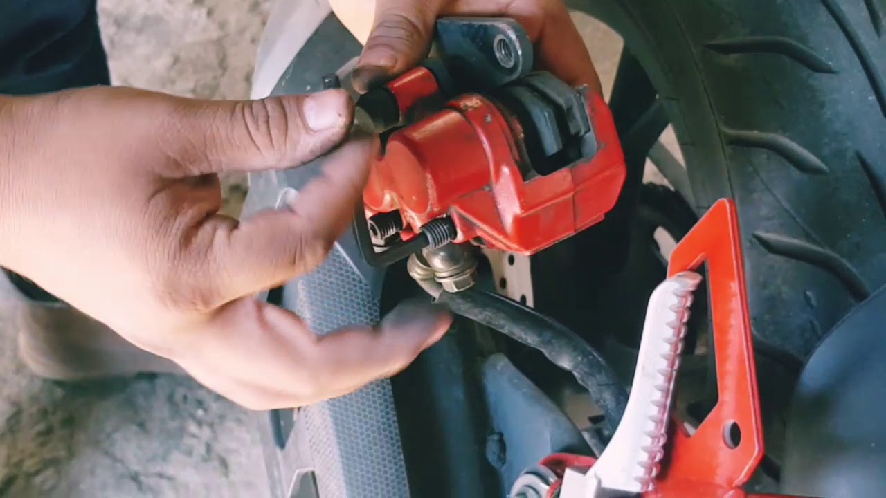 como cambiar las pastillas de benelli tnt 150, traseras| frank jedar