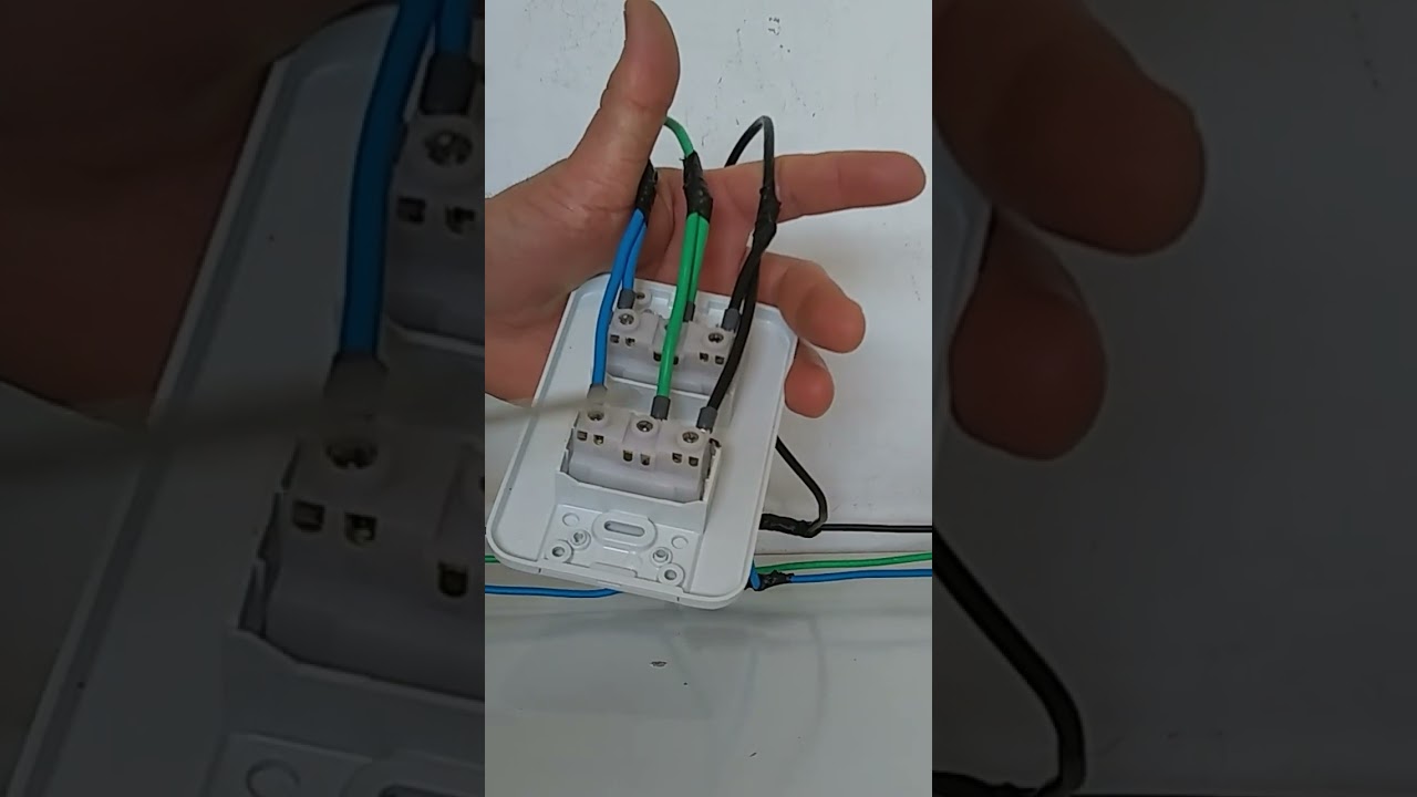 O melhor jeito de instalar tomada dupla ? pra que conector caro