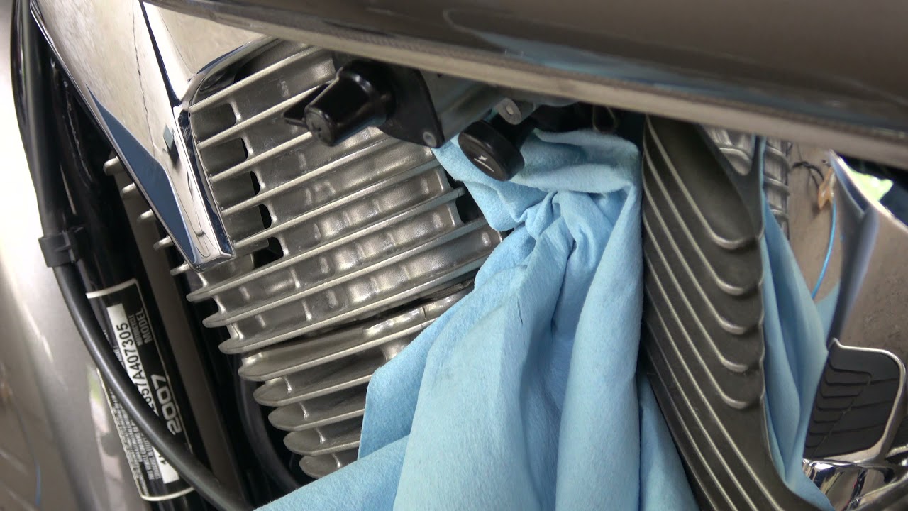 07 22 21 2007 Honda VTX 1300r Coolant Change