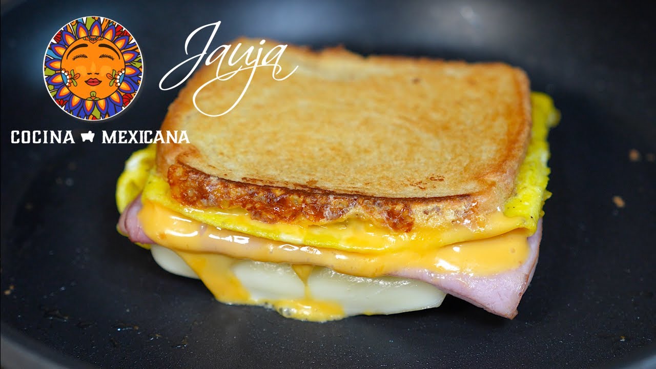 Sandwich De Huevo Doble Queso En Sartén. Listo en Minutos Para Las Vacaciones