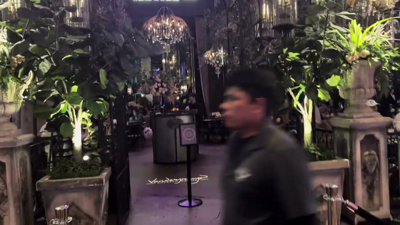 Vanderpump Cocktail Garden - Caesar&rsquo;s Palace Las Vegas
