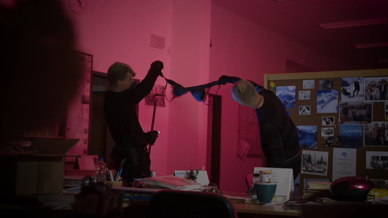 Maturitní intro - Crime of the century - Oktáva B, GymKT
