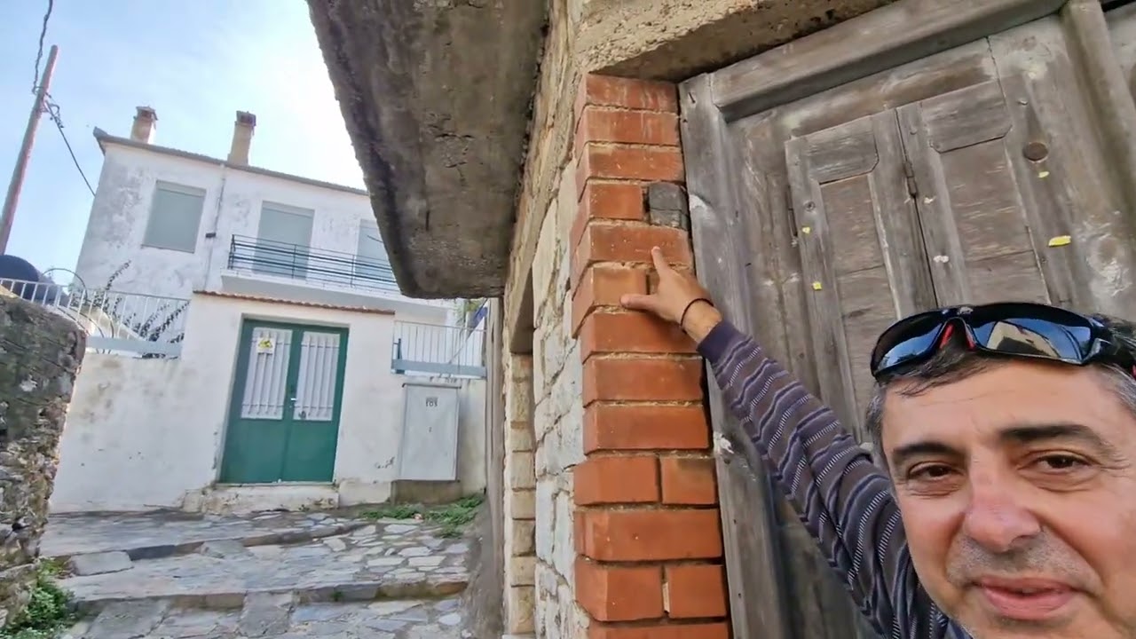 Ένα χωριό που αξίζει να επισκεφτείτε. Υπέροχα σοκάκια,όμορφα παλιά κτήρια, ωραίοι άνθρωποι. Τρίκερι