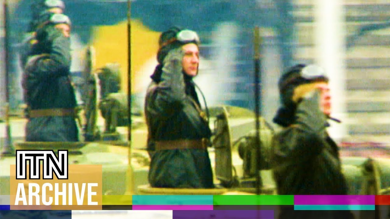 Stunningly Restored Footage of the Soviet Union's Last Revolution Day Parade (1990)