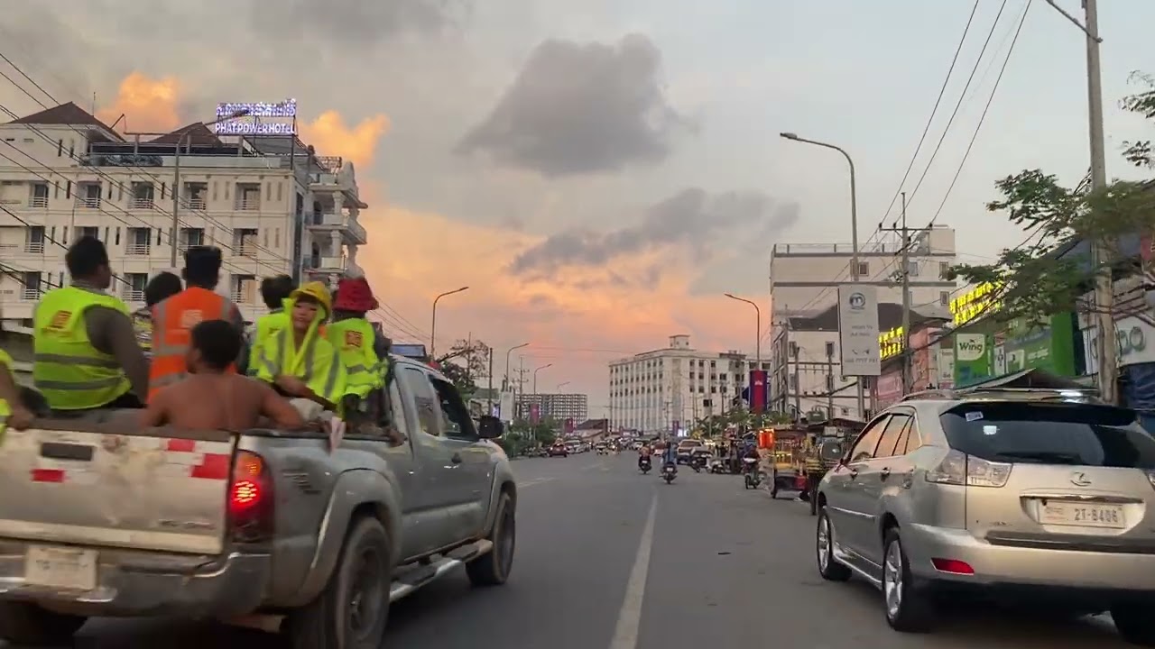 Driving Relaxed Along the Roads #travel#traffic#automobile#trip#sihanoukville#cambodia @DararithTiv 