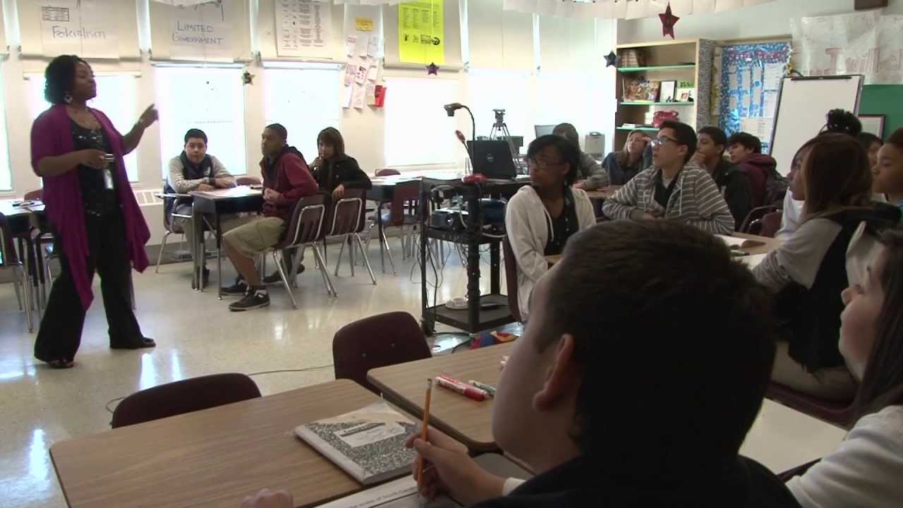 Dallas ISD teacher demonstrates learning in classroom