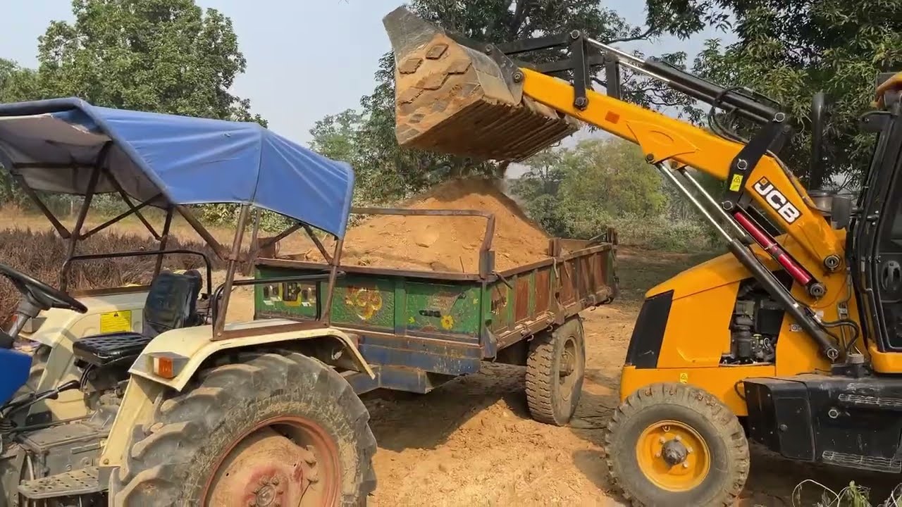 JCB ne puri mitti ek baar me trolley mein daal di😱#jcb #constructionequipment #youtube #video #100 