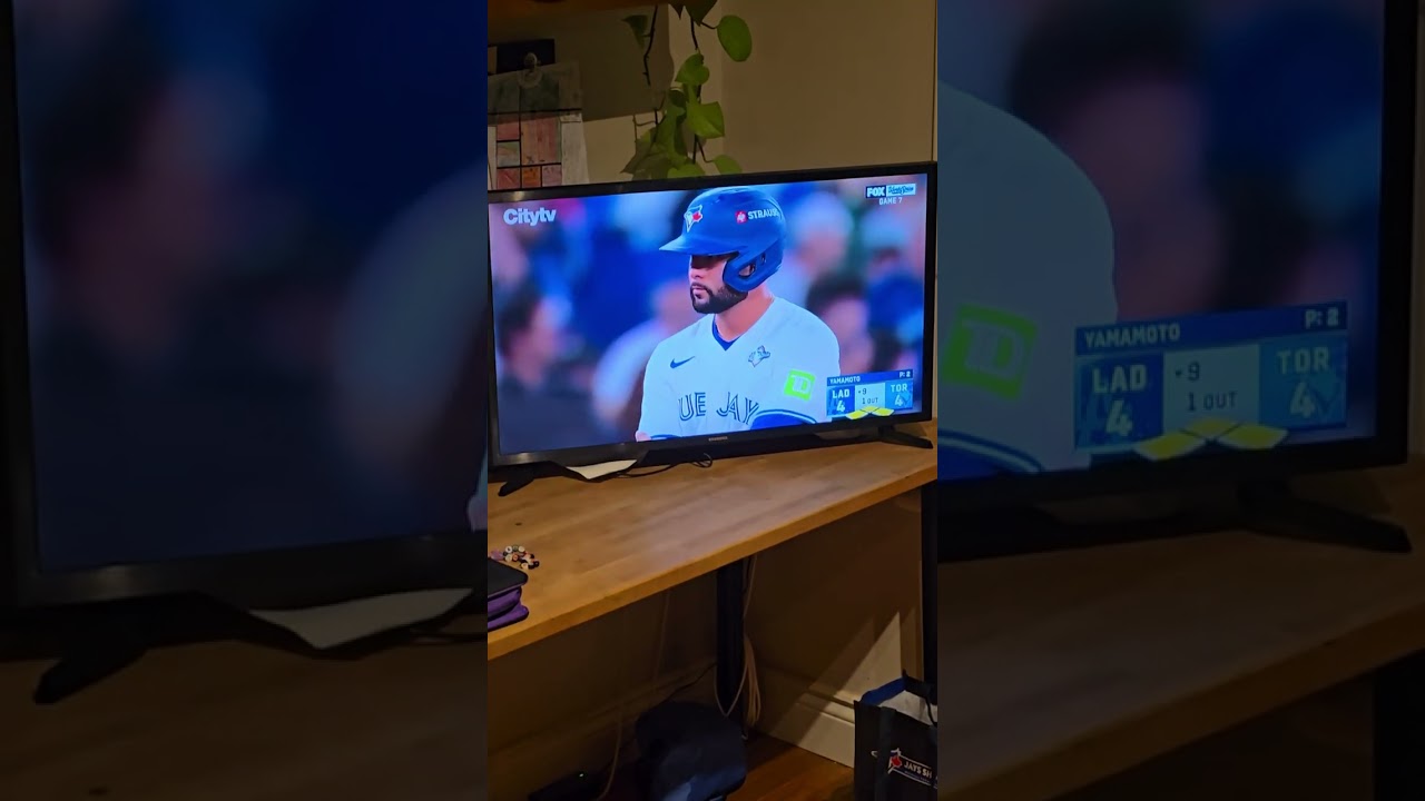 Stressful #torontobluejays fan reaction vs #ladodgers game 7th 9th inning reaction