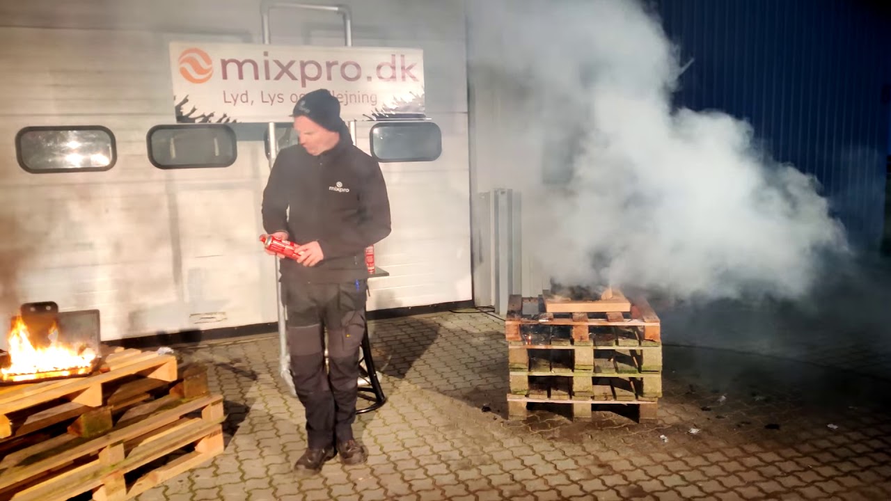 Test af smart lille brandslukker til hjemmet - Overraskende effektiv!