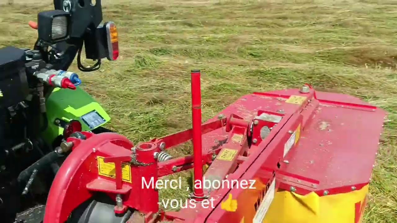 Tracteur Preet Avenger 26 et faucheuse Wirax au fauchage