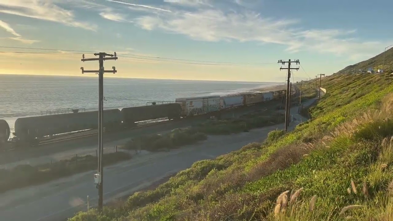 Amtrak coast starlight/ Surfliners and Guadalupe hauler ft cool engineers and horn shows! Enjoy 