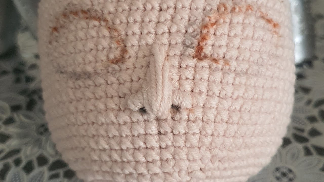 How to crochet a nose for an amigurumi doll in an easy way  عمل أنف مجسمة لدمية اميجرومي👃(طريقتي)