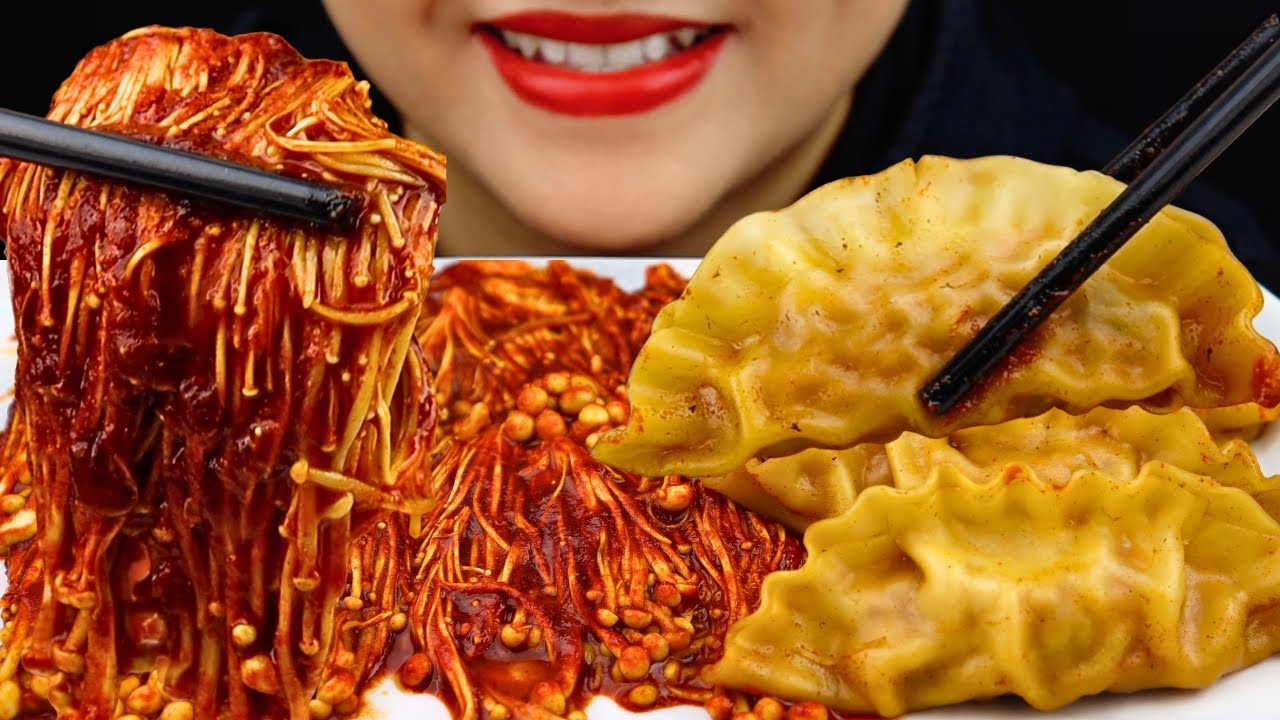 ASMR SPICY ENOKI MUSHROOMS SAMYANG SPICY DUMPLINGS EATING SOUND NO TALKING | KLE ASMR