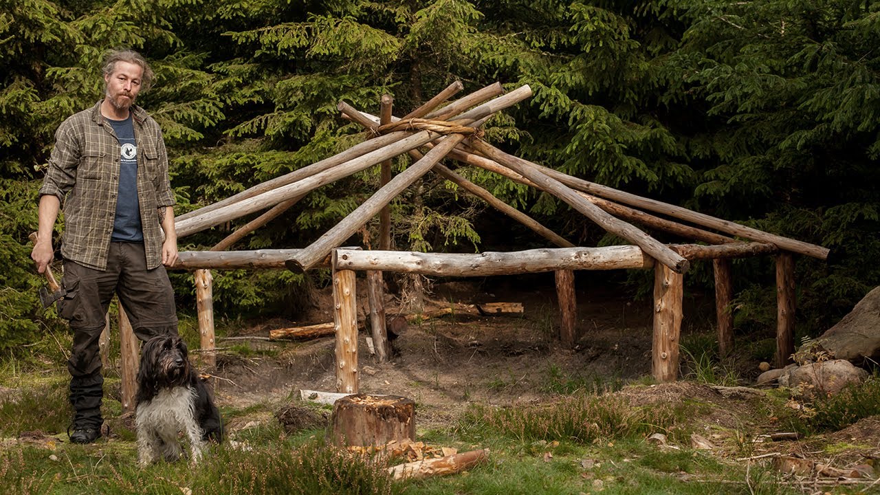Bushcraft Build: 4 Shelter/Fire Cabin - Attaching the roof structure (reciprocal)