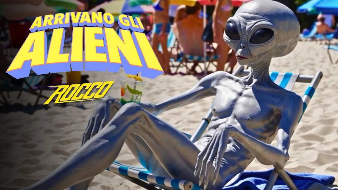 ARRIVANO GLI ALIENI - ROCCO (Official video)