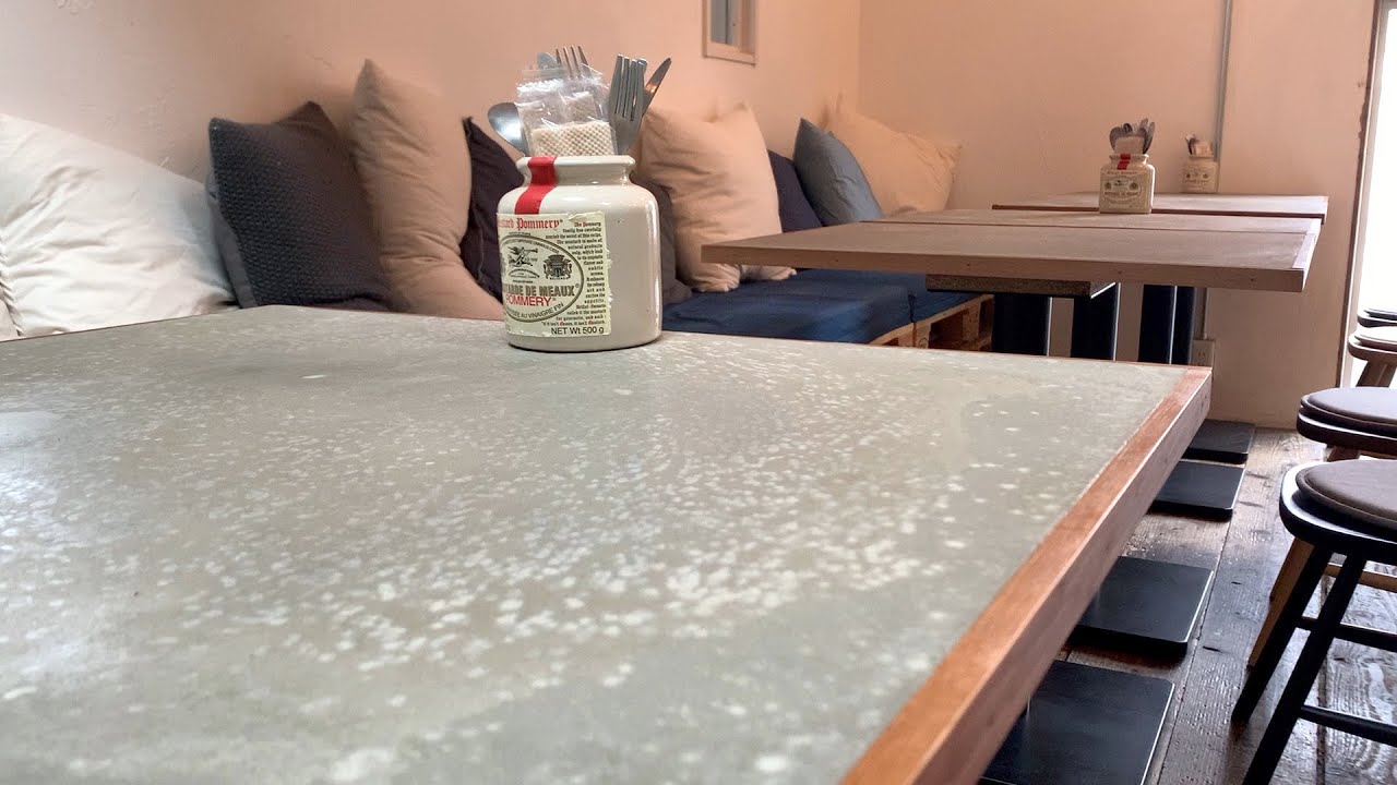 カフェのテーブルをDIYで「コンクリートテーブル」にしてみた。