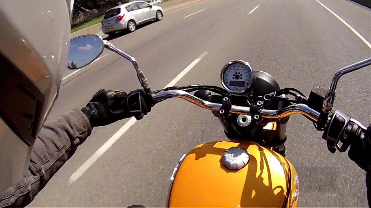 Moto Guzzi v9 roamer 1000km review