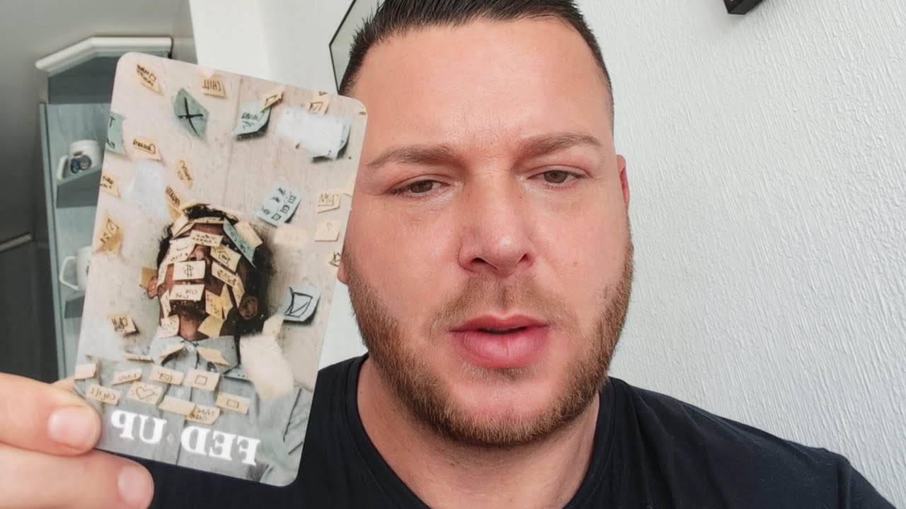Tarot , une femme qui a compris qu elle devait s aimer  Avant de donner les cles de son coeur 💎💟🗝️
